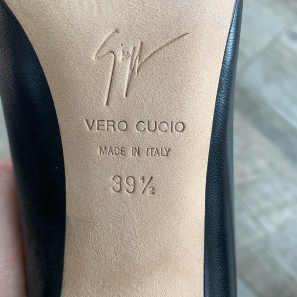 Giussepe Zanotti Black Pump w/ Tortoise Heel - Picture 5 of 5